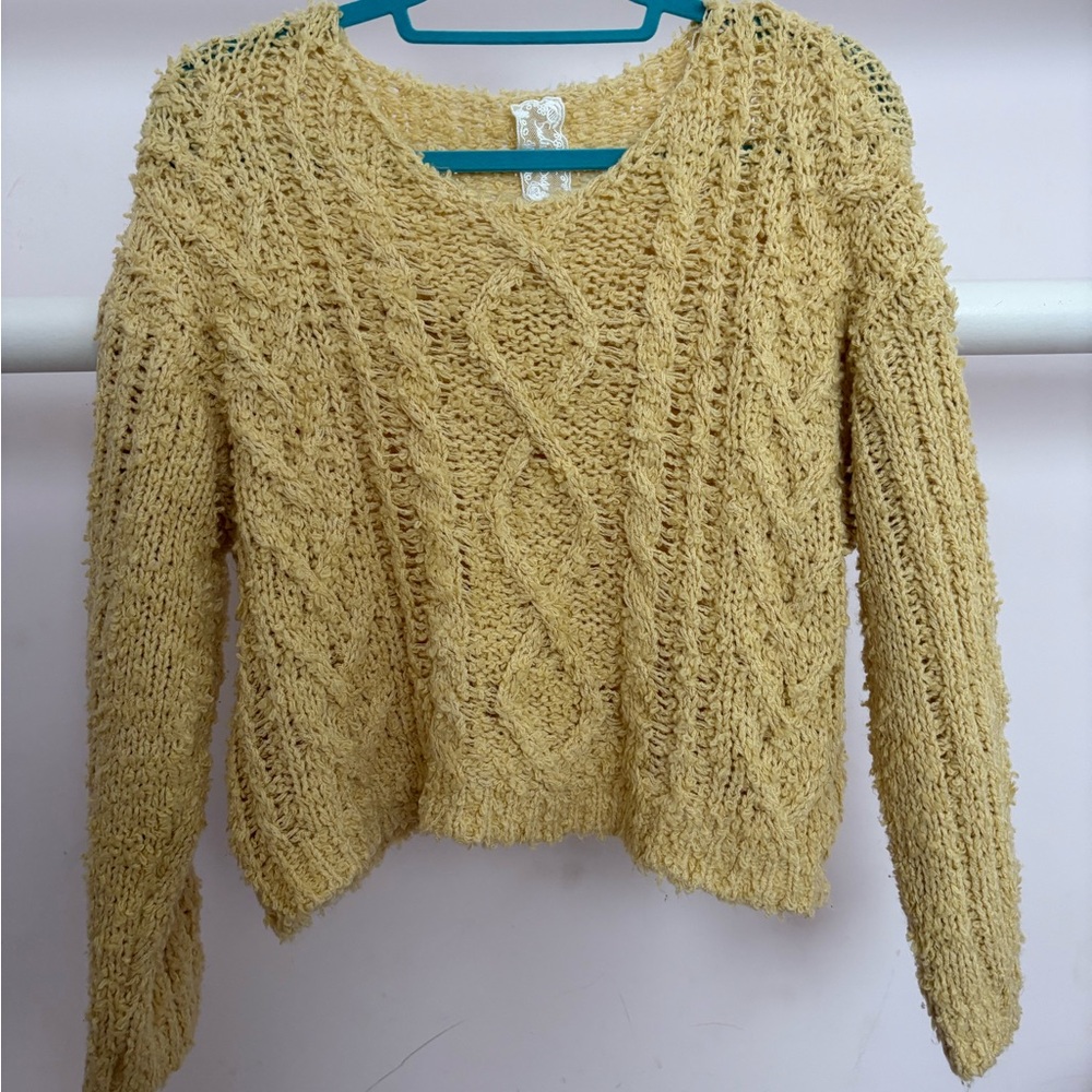 Sadie & Sage Yellow Cable Knit Crew Neck Sweater